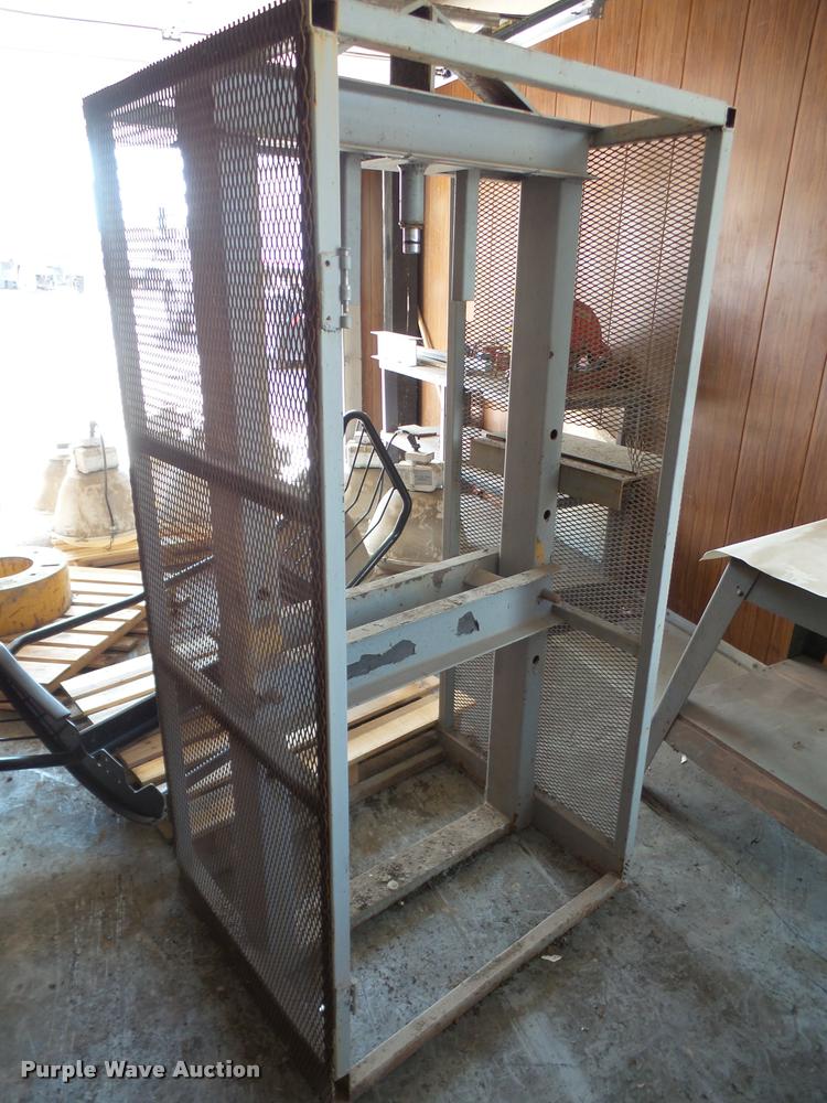 image for item DK9413 Shop press frame