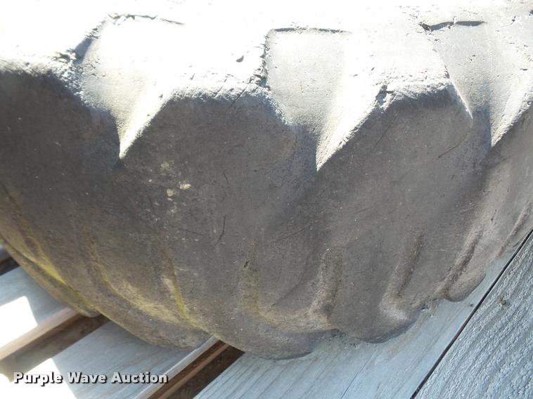 image for item DK9427 (5) tires and wheels