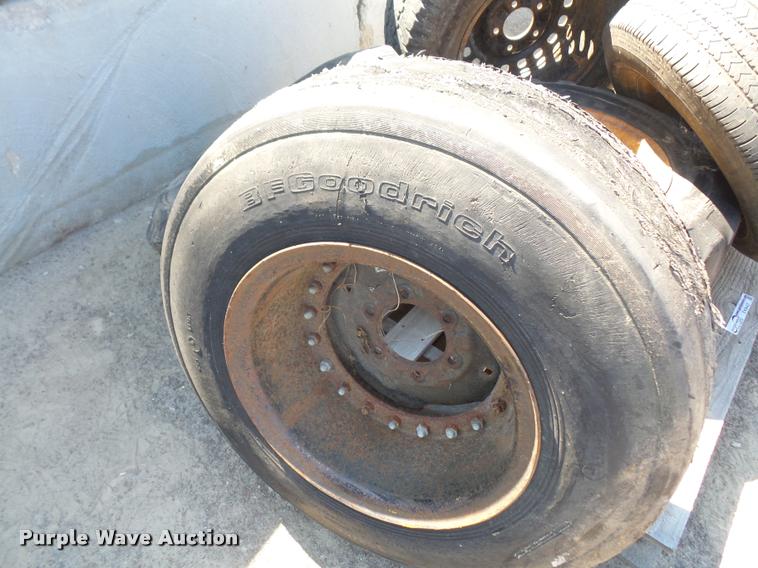 image for item DK9427 (5) tires and wheels