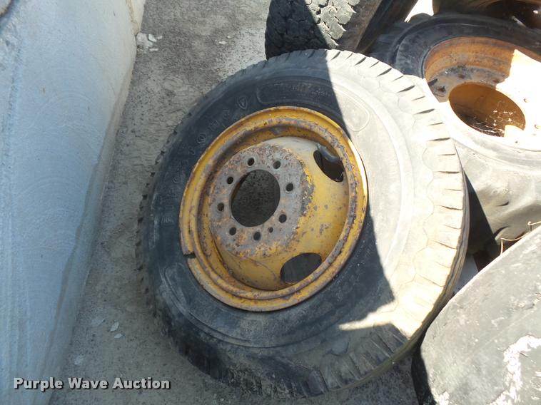 image for item DK9427 (5) tires and wheels