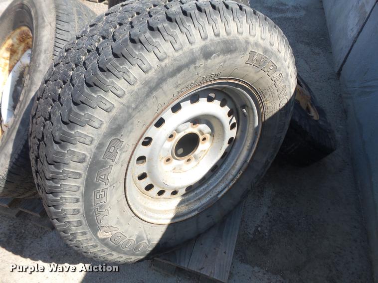 image for item DK9427 (5) tires and wheels