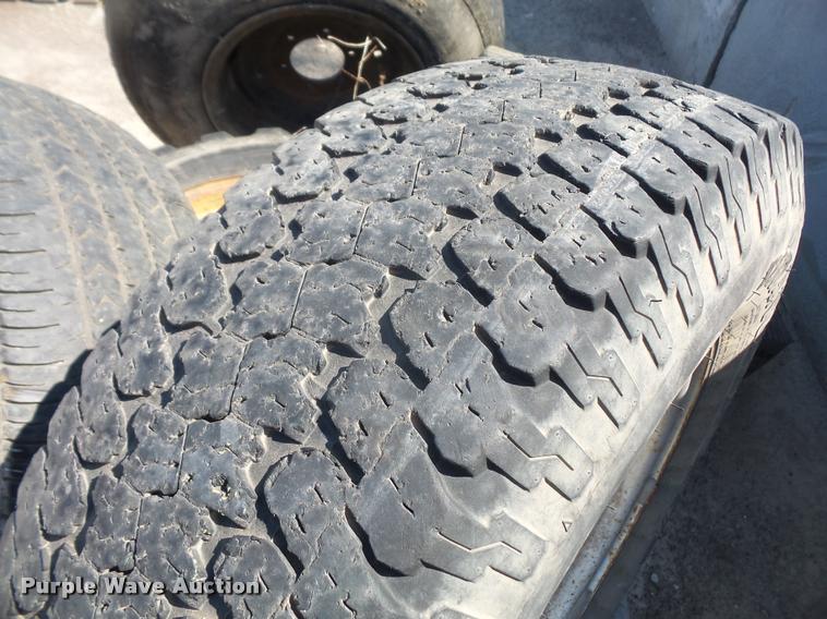 image for item DK9427 (5) tires and wheels