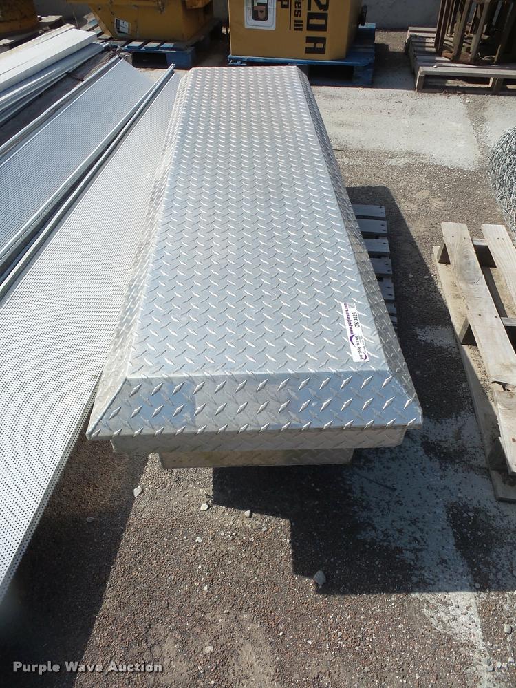 image for item DK9428 Aluminum tread plate toolbox