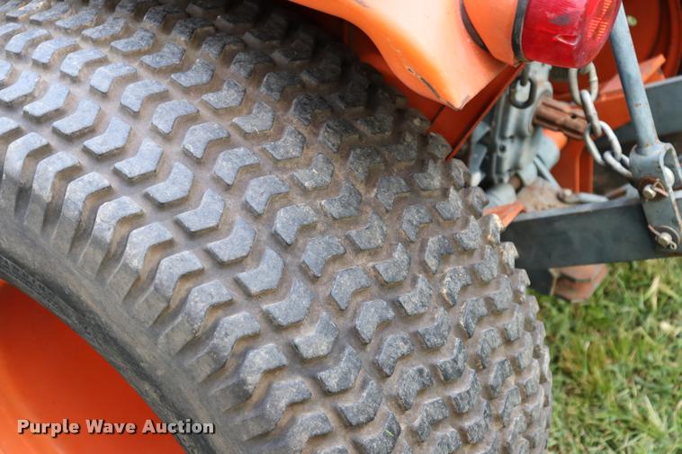 image for item DK9536 Kubota B7200 tractor