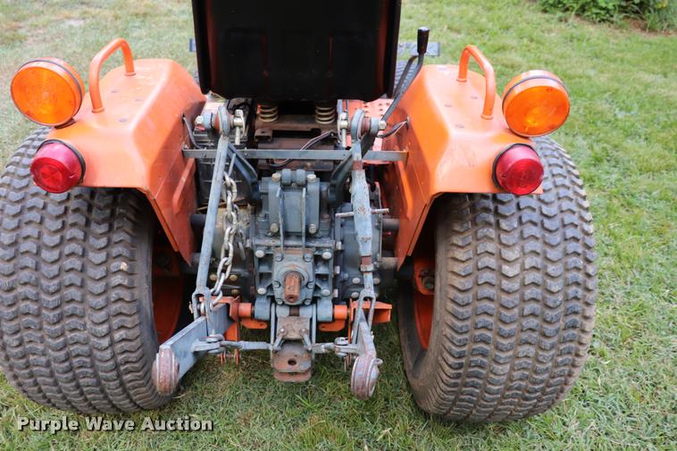 image for item DK9536 Kubota B7200 tractor