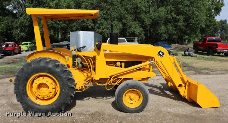 image for item DM9334 1974 John Deere JD301 tractor