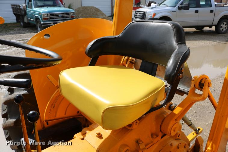 image for item DM9334 1974 John Deere JD301 tractor