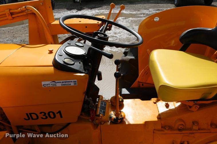 image for item DM9334 1974 John Deere JD301 tractor