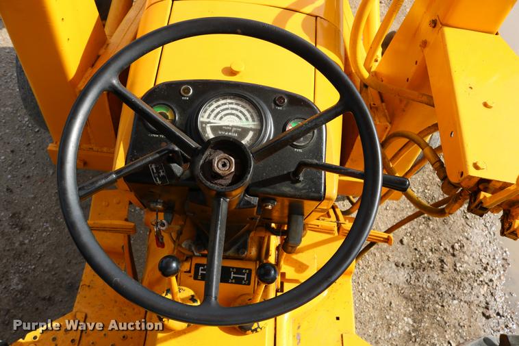 image for item DM9334 1974 John Deere JD301 tractor