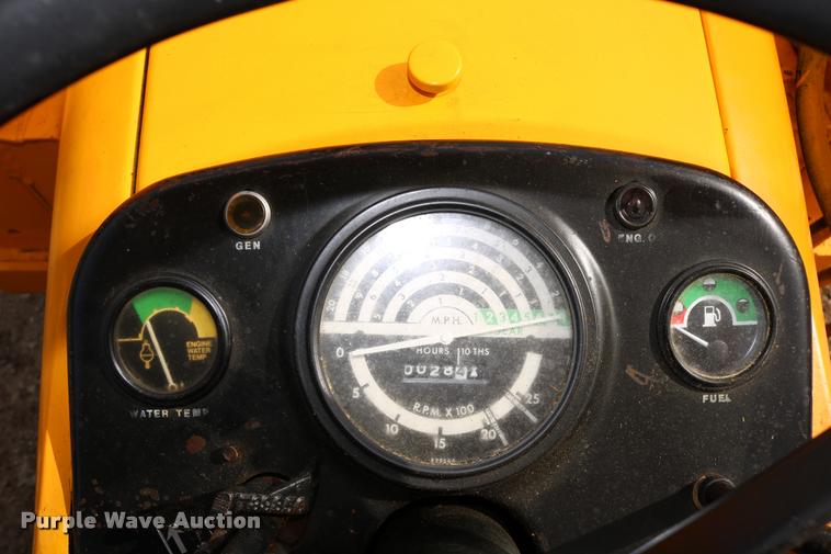 image for item DM9334 1974 John Deere JD301 tractor