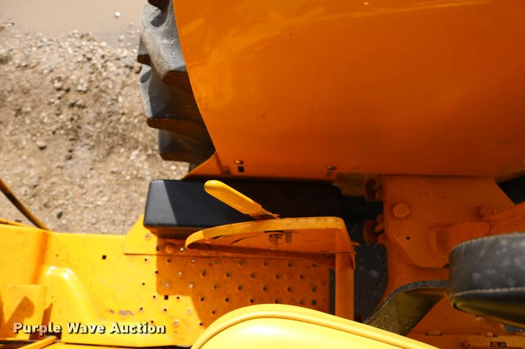 image for item DM9334 1974 John Deere JD301 tractor