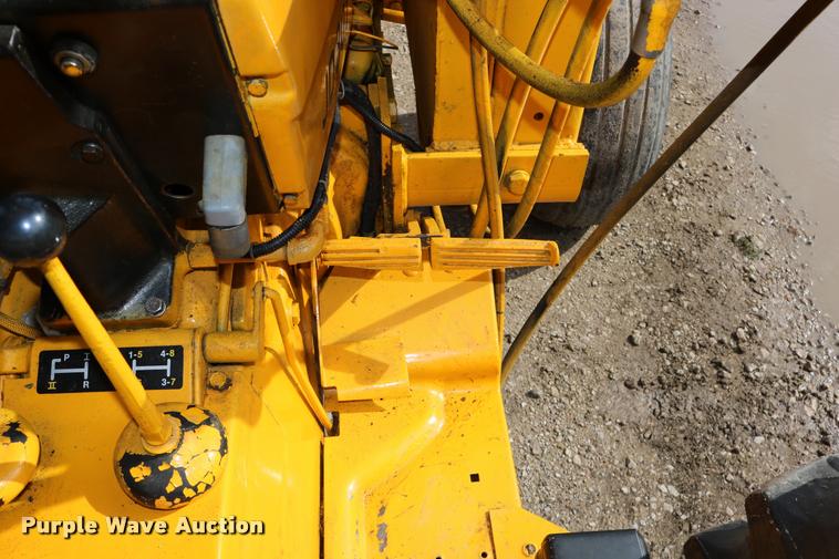 image for item DM9334 1974 John Deere JD301 tractor