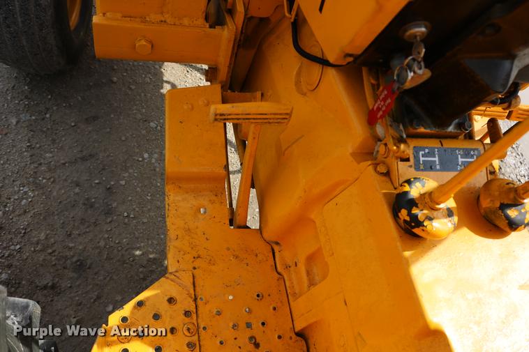 image for item DM9334 1974 John Deere JD301 tractor