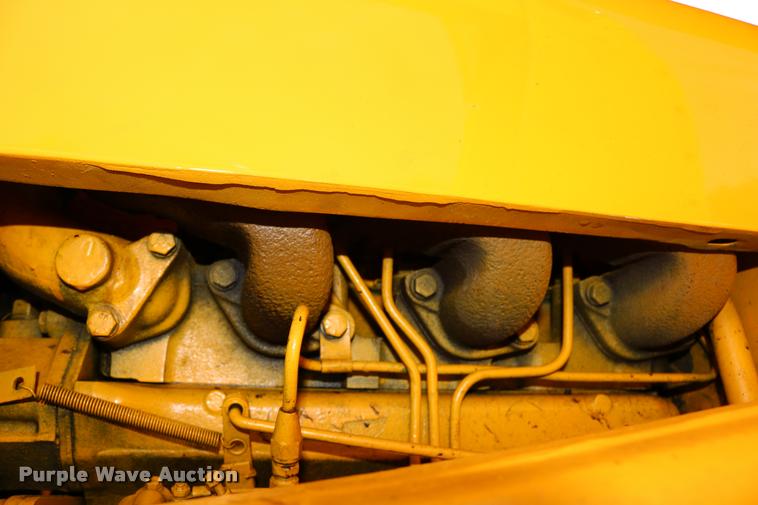 image for item DM9334 1974 John Deere JD301 tractor