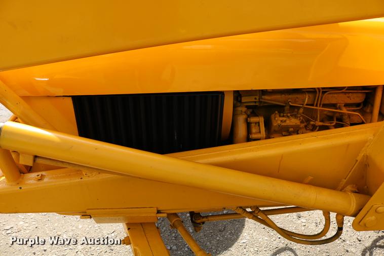 image for item DM9334 1974 John Deere JD301 tractor