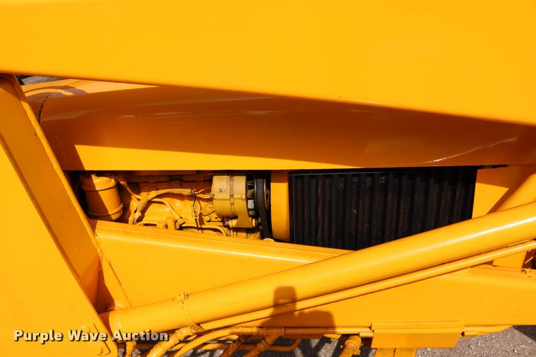 image for item DM9334 1974 John Deere JD301 tractor