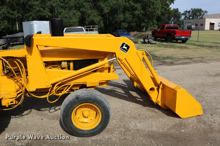 image for item DM9334 1974 John Deere JD301 tractor