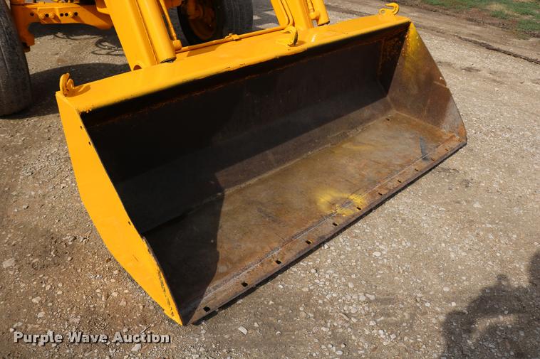 image for item DM9334 1974 John Deere JD301 tractor