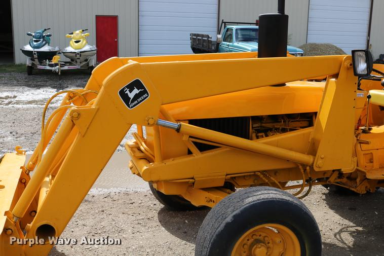 image for item DM9334 1974 John Deere JD301 tractor