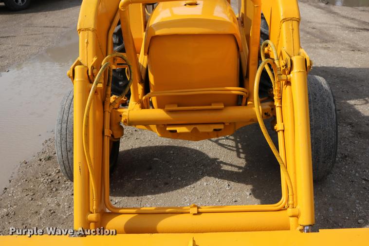 image for item DM9334 1974 John Deere JD301 tractor