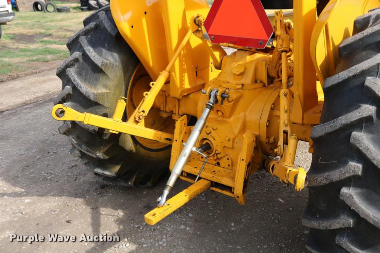 image for item DM9334 1974 John Deere JD301 tractor