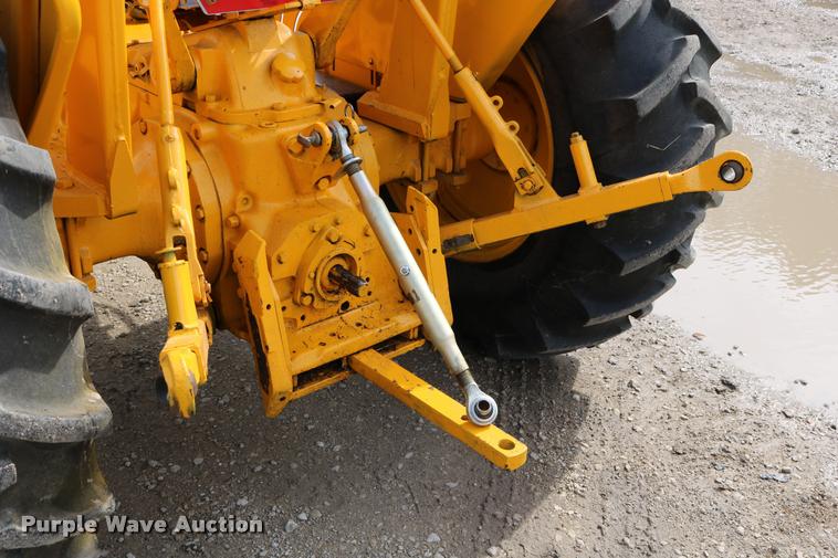 image for item DM9334 1974 John Deere JD301 tractor