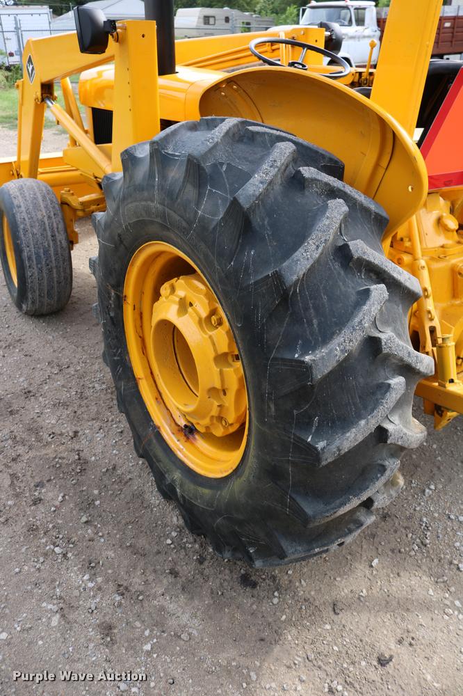 image for item DM9334 1974 John Deere JD301 tractor