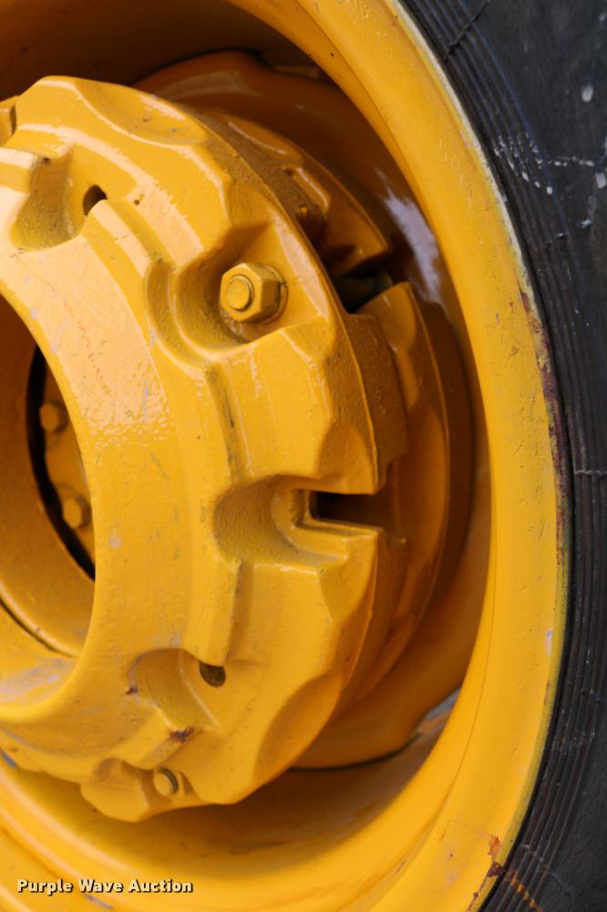 image for item DM9334 1974 John Deere JD301 tractor