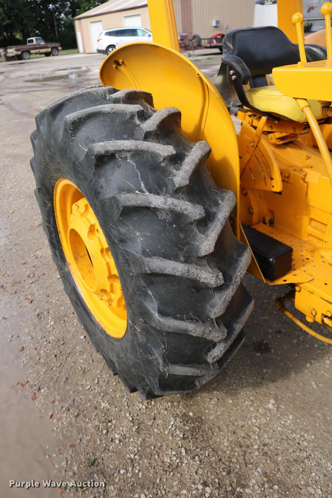 image for item DM9334 1974 John Deere JD301 tractor