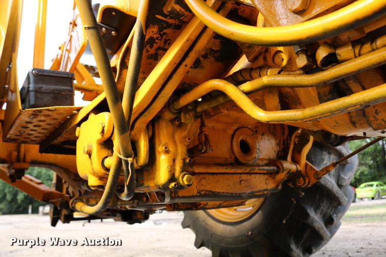 image for item DM9334 1974 John Deere JD301 tractor