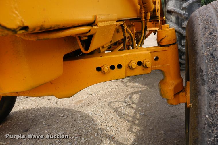 image for item DM9334 1974 John Deere JD301 tractor