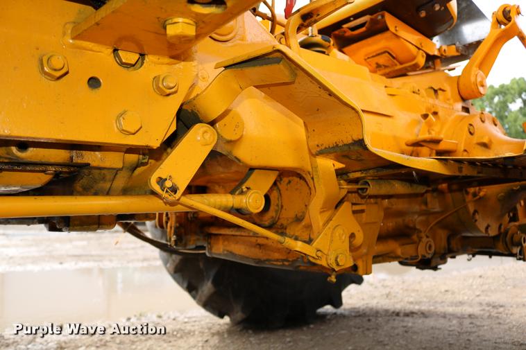 image for item DM9334 1974 John Deere JD301 tractor