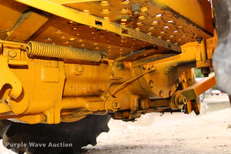 image for item DM9334 1974 John Deere JD301 tractor