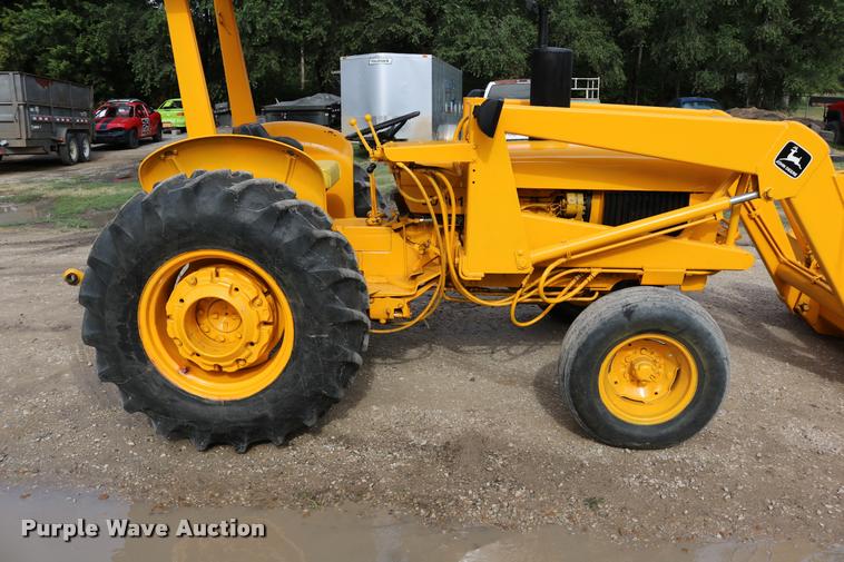 image for item DM9334 1974 John Deere JD301 tractor