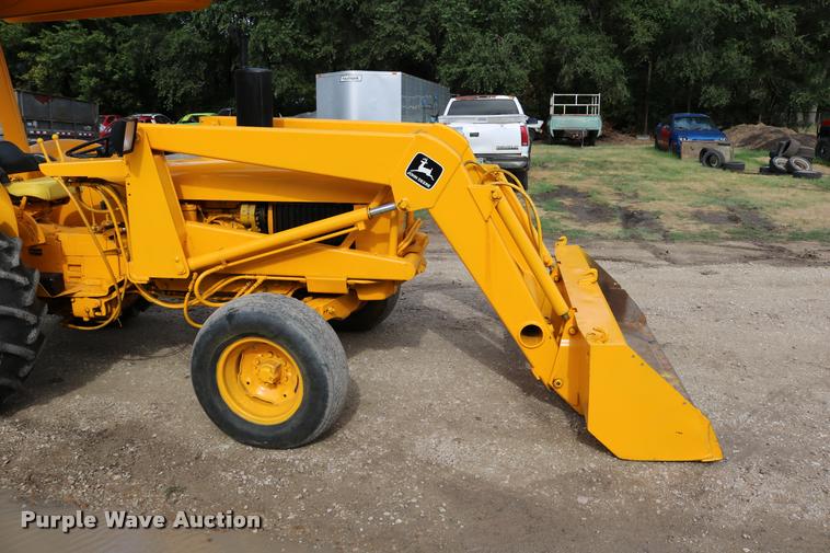 image for item DM9334 1974 John Deere JD301 tractor