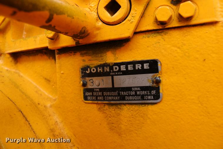 image for item DM9334 1974 John Deere JD301 tractor