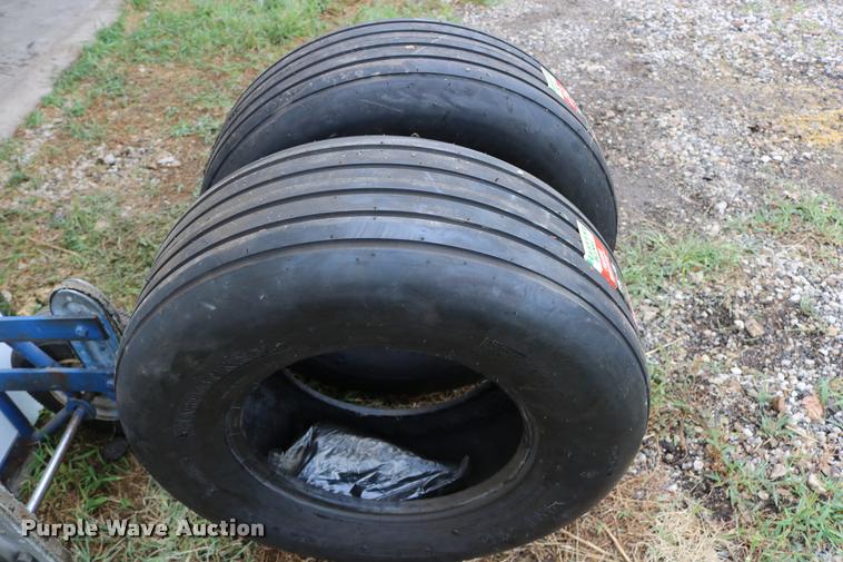 image for item DM9334 1974 John Deere JD301 tractor