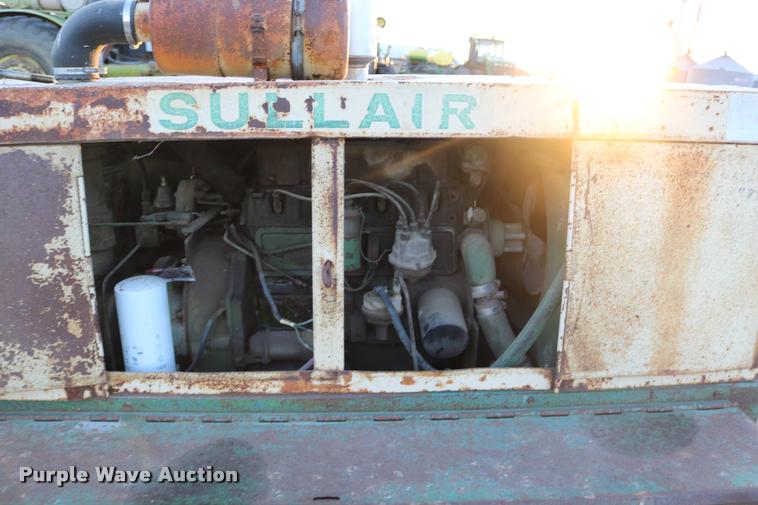 image for item DM9388 Sullair 125 air compressor