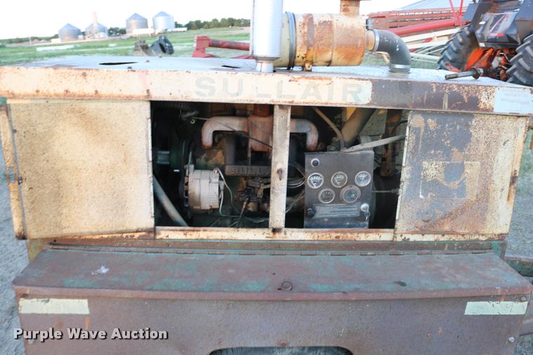 image for item DM9388 Sullair 125 air compressor