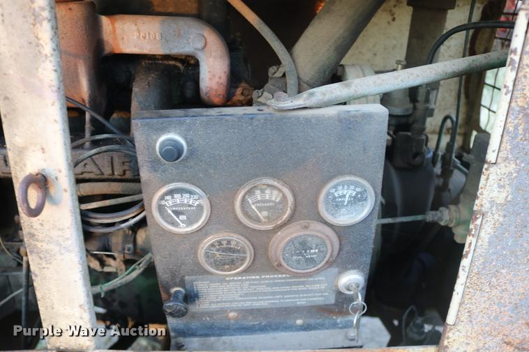 image for item DM9388 Sullair 125 air compressor