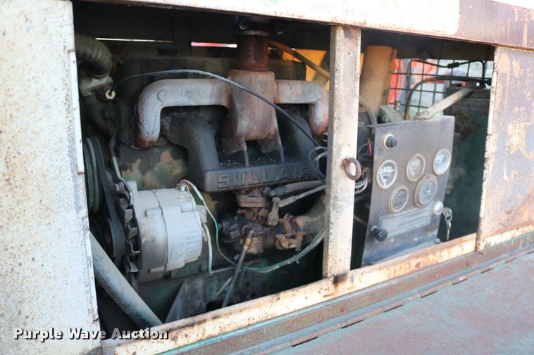 image for item DM9388 Sullair 125 air compressor