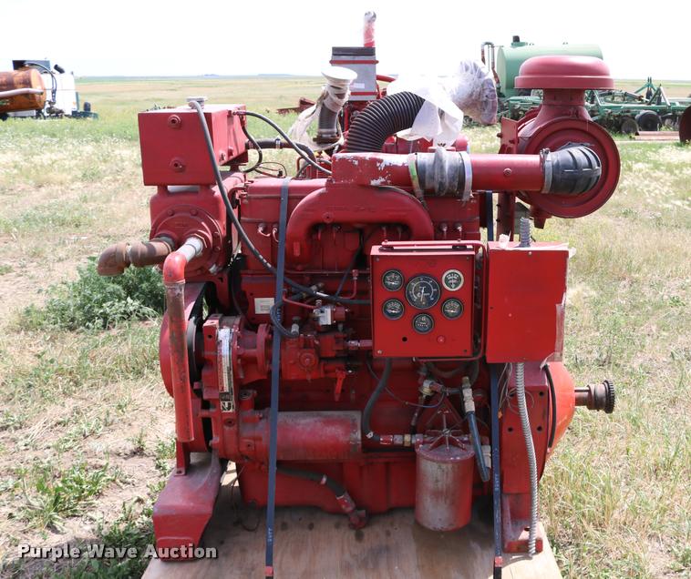 image for item DM9407 Cummins N-495-FP four cylinder diesel engine