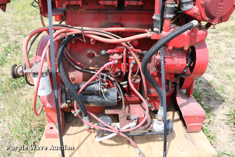 image for item DM9407 Cummins N-495-FP four cylinder diesel engine