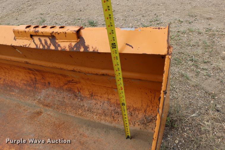 image for item DM9433 Skid steer bucket