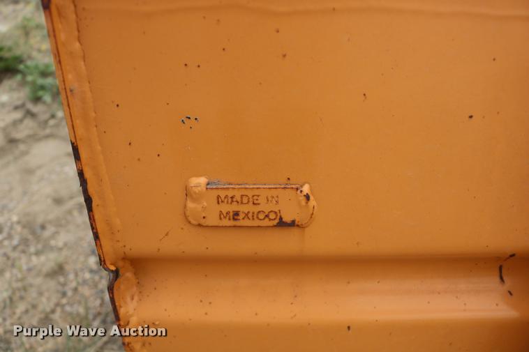 image for item DM9433 Skid steer bucket