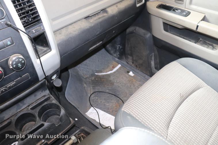 image for item DQ9473 2011 Dodge Ram 2500 Crew Cab pickup truck