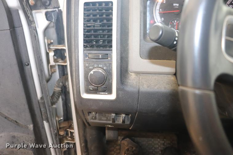 image for item DQ9473 2011 Dodge Ram 2500 Crew Cab pickup truck