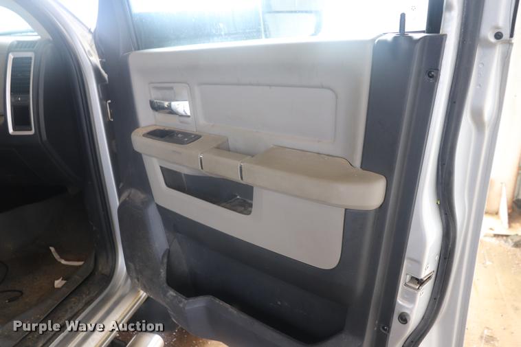 image for item DQ9473 2011 Dodge Ram 2500 Crew Cab pickup truck