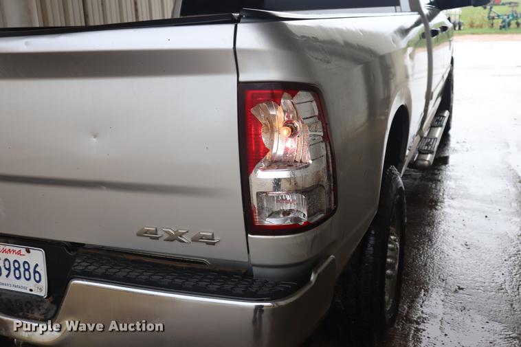 image for item DQ9473 2011 Dodge Ram 2500 Crew Cab pickup truck