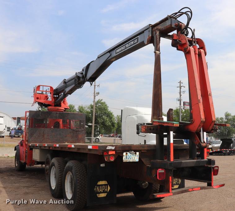 image for item DQ9476 1997 Ford LT9513 Louisville 113 crane truck
